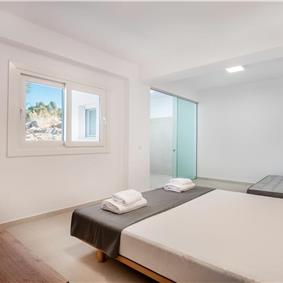 4 bedroom villa with pool and sea view in Perithia, Corfu, sleeps 9